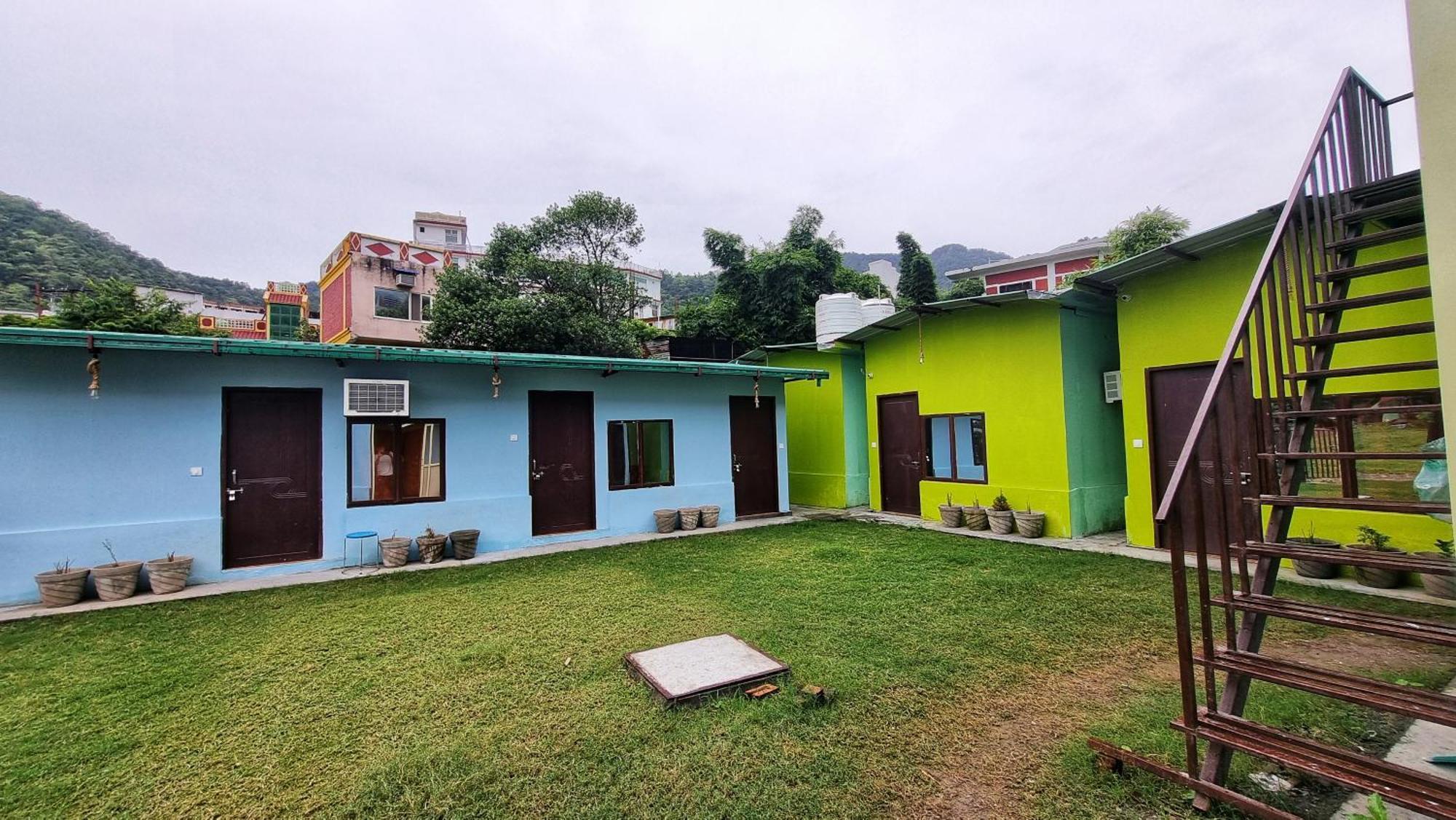 LandLopers Hostel Rishīkesh Buitenkant foto